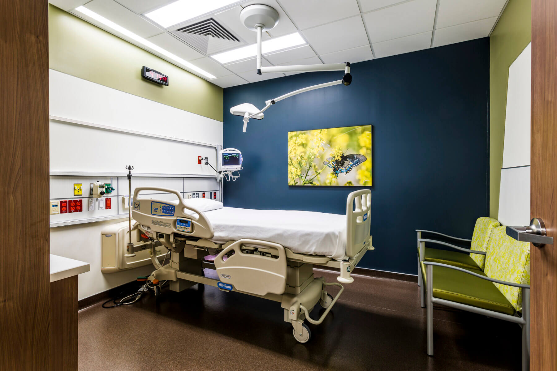 bed in patient room