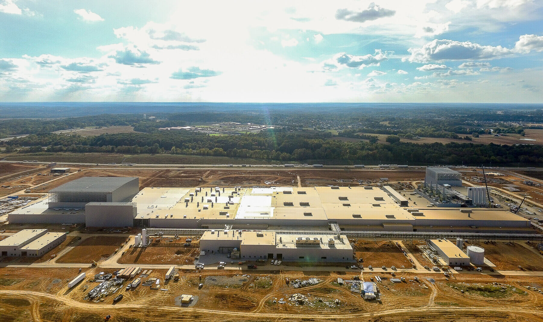 an exterior photo of the Hankook Tire passenger tire plant