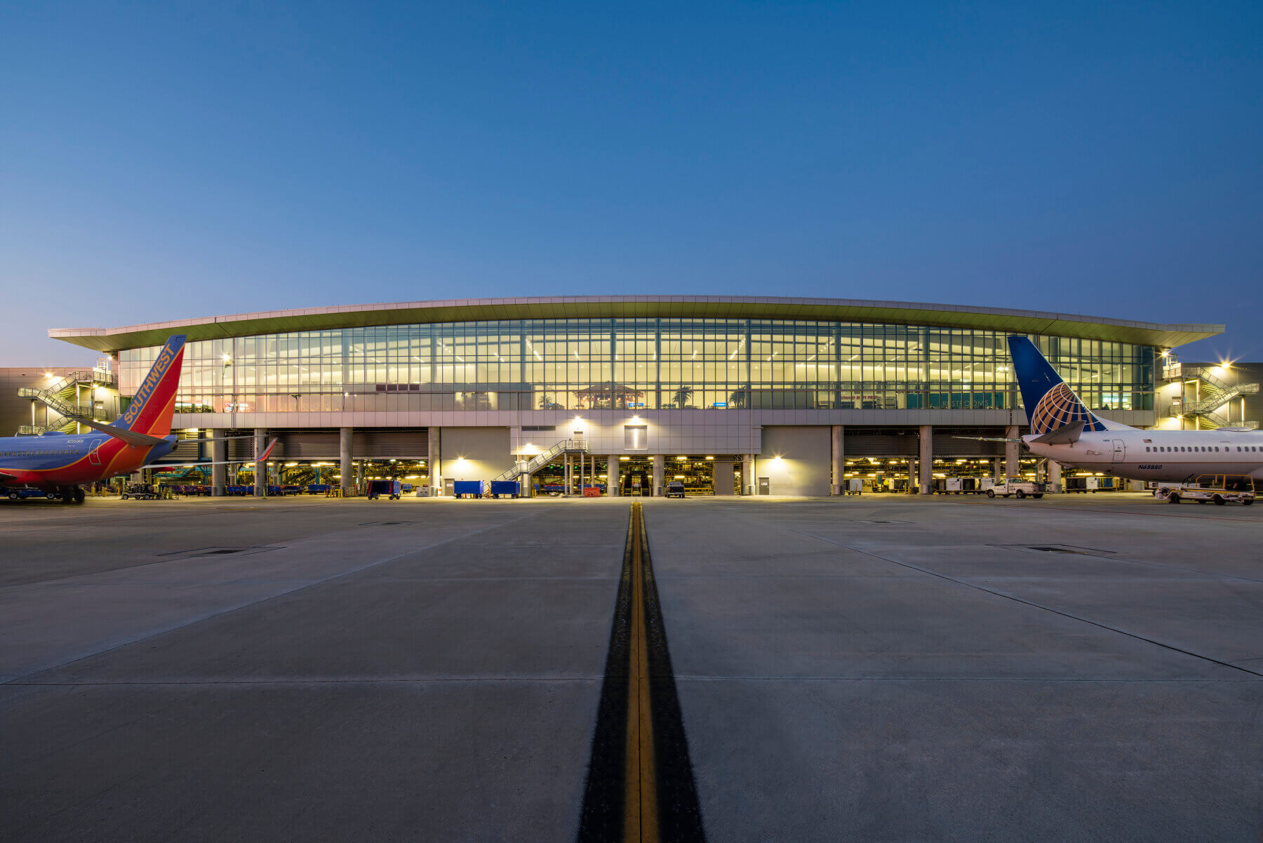 exterior of Fort Lauderdale-Hollywood International Airport Terminal 2