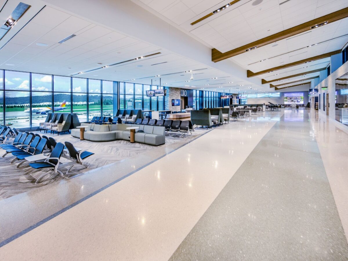 holdroom seating area at asheville regional airport