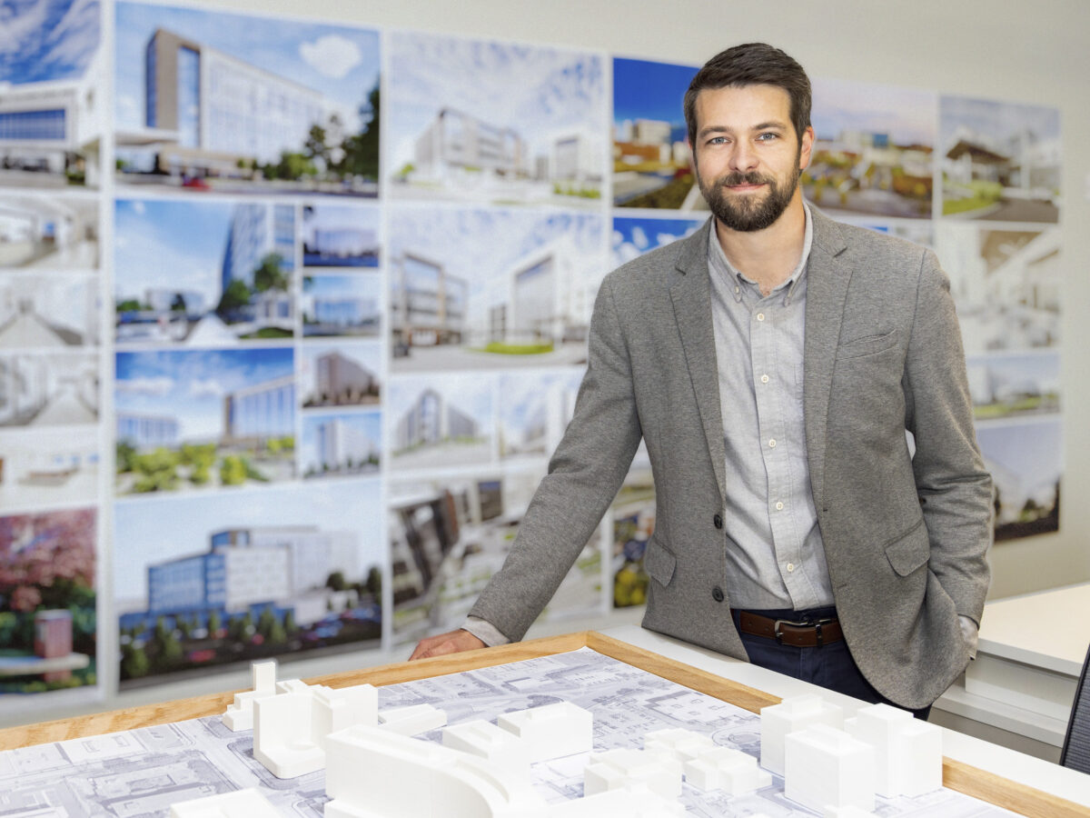 Headshot of Chris Hoal